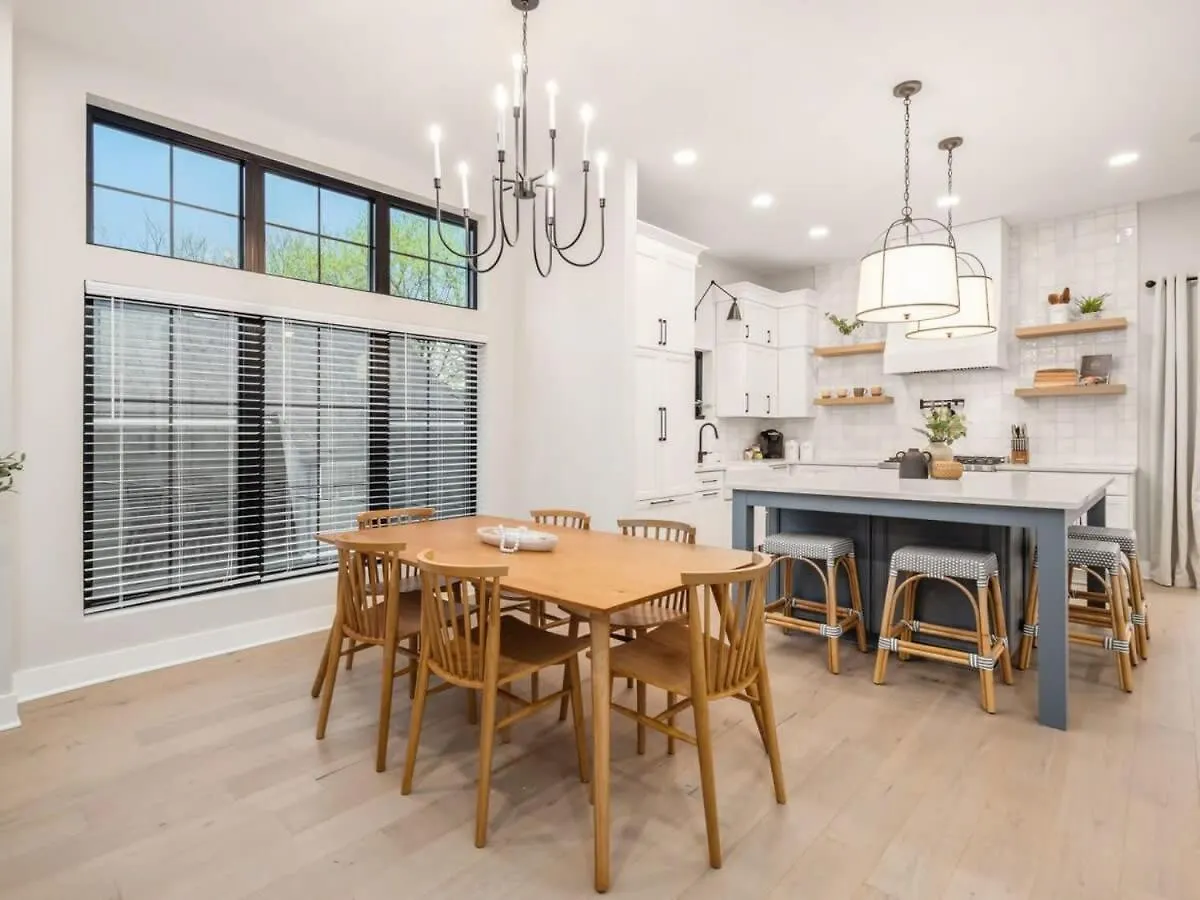 Chateau In The Village - Brand New 3Bd 5Ba Columbus