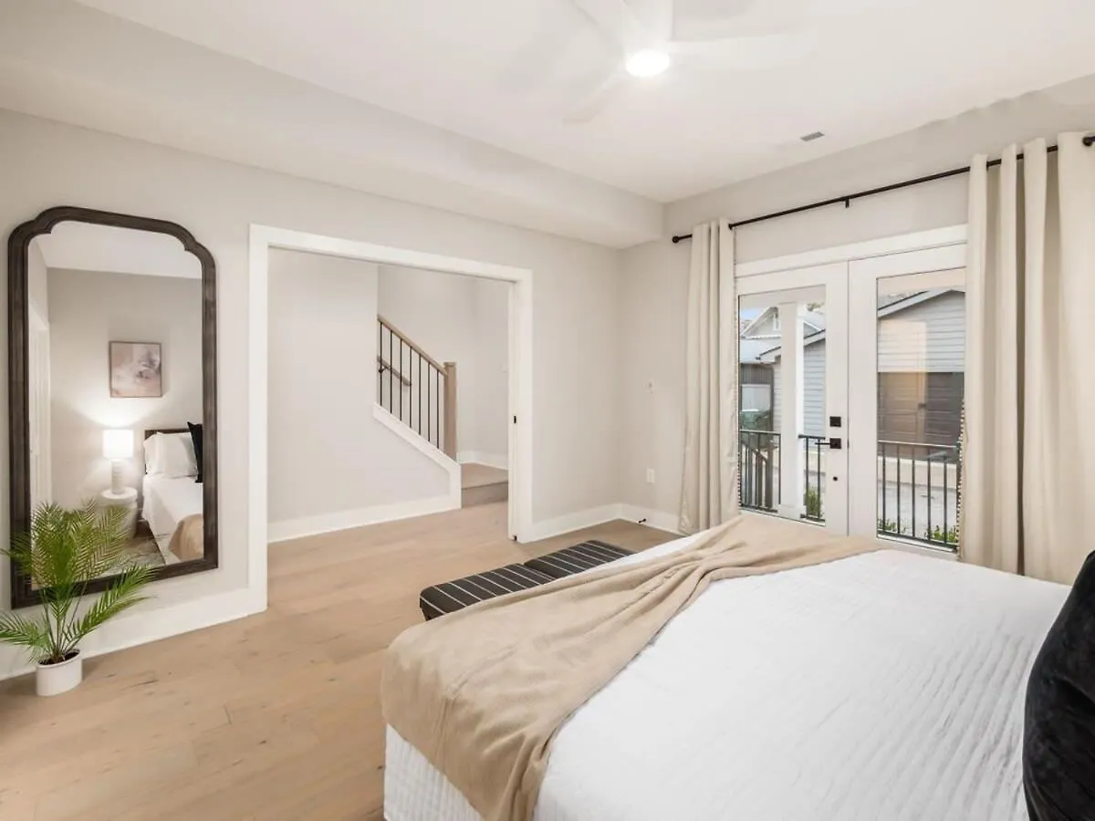 Chateau In The Village - Brand New 3Bd 5Ba Columbus Holiday home